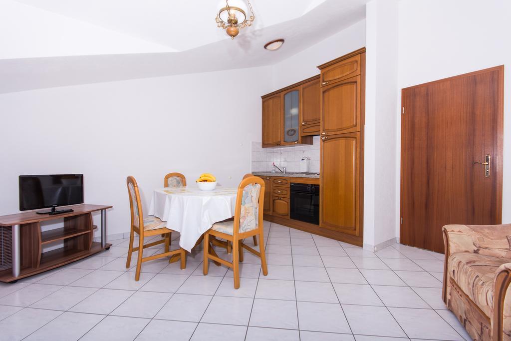 Villa Snjezana Трогир Екстериор снимка